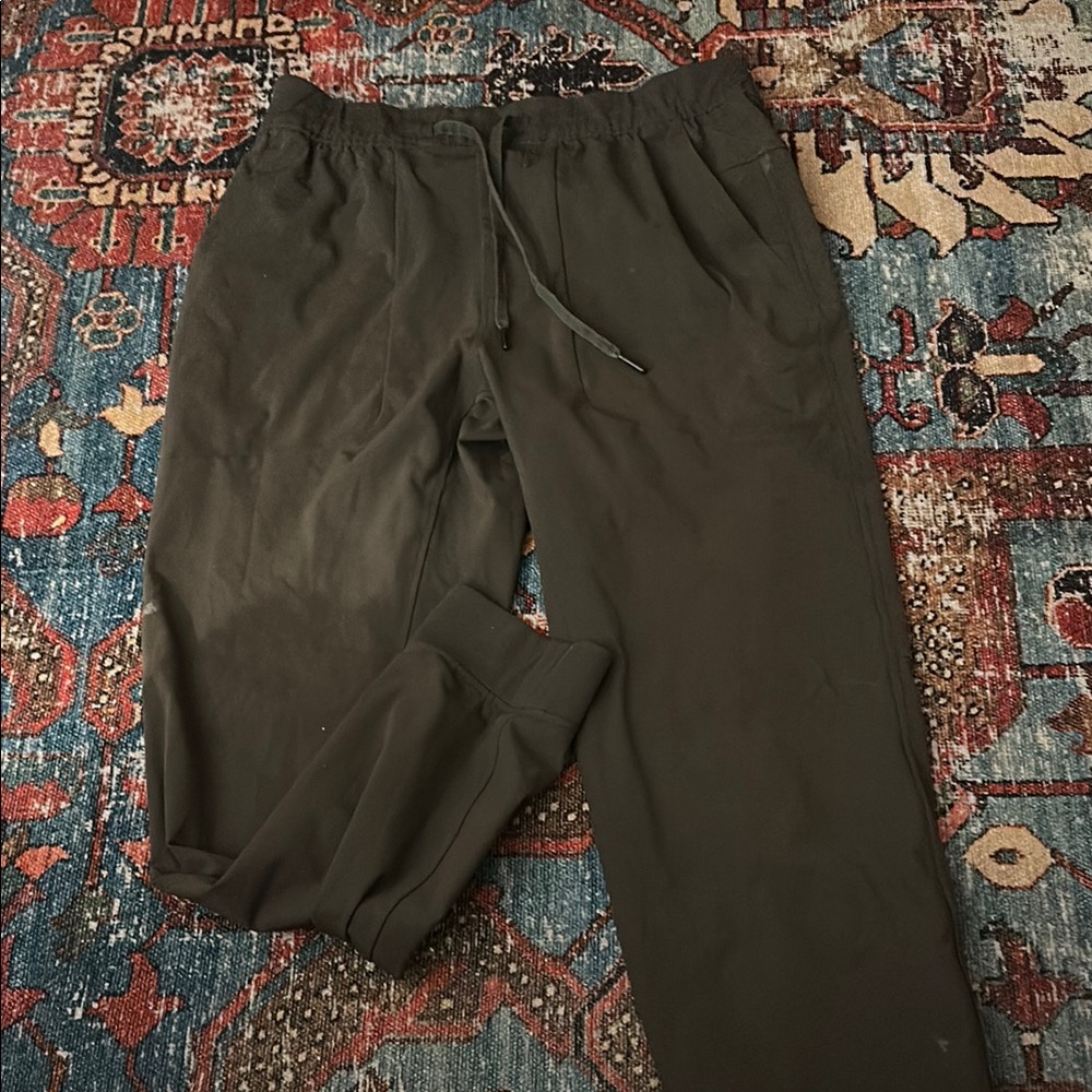 Lululemon Athletica Green Joggers with Elastic Waistband